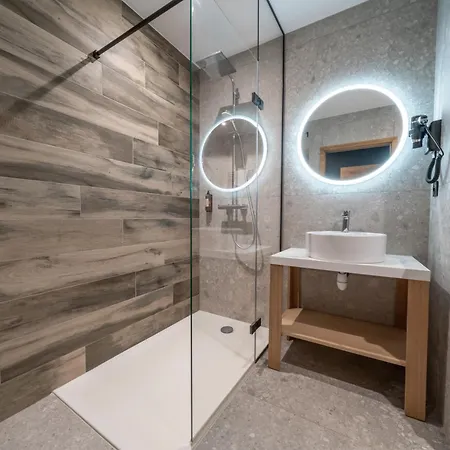 Yeti Apartmanhotel *